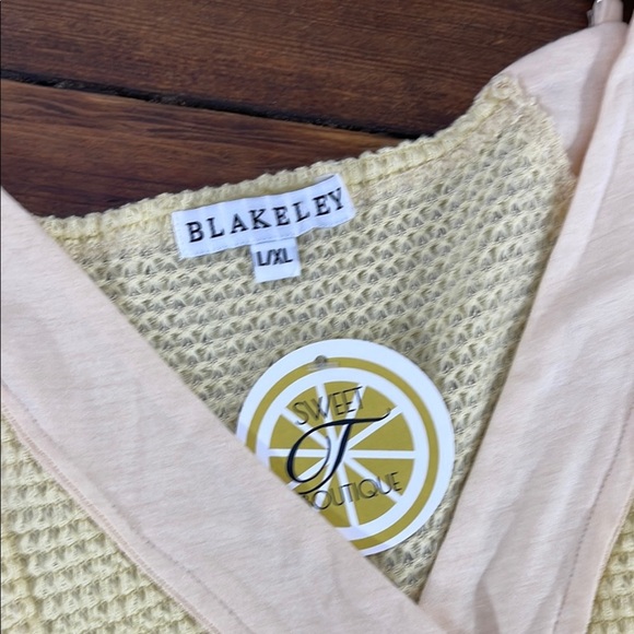 Blakeley mixed media Yellow Tank Top - Picture 5 of 6